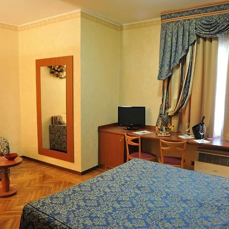 Hotel Excelsior Palace 3*