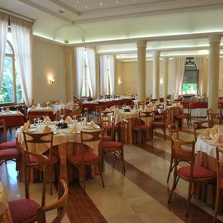 Excelsior Palace Hotel 3*